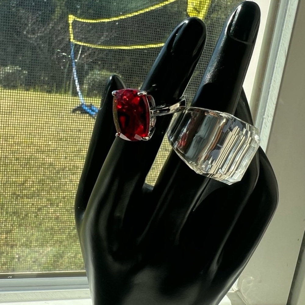 Gorgeous Swarovski Elements Ruby Shade Ring 5.2ct… - image 8